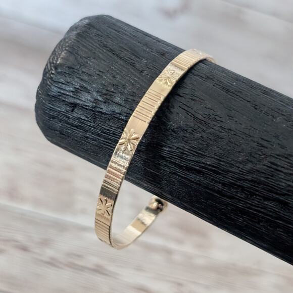 Gold Tone Bracelet with Flower Pattern - Picture 1 of 6